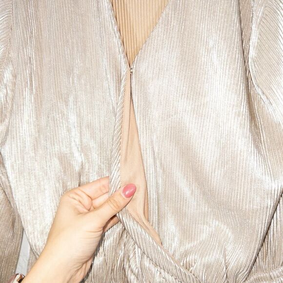 New Aeom Metallic Drape Neckline Ribbed Jumpsuit Size Large - Picture 5 of 8